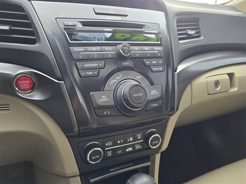 Used 2013 Acura ILX 2.0L image 29