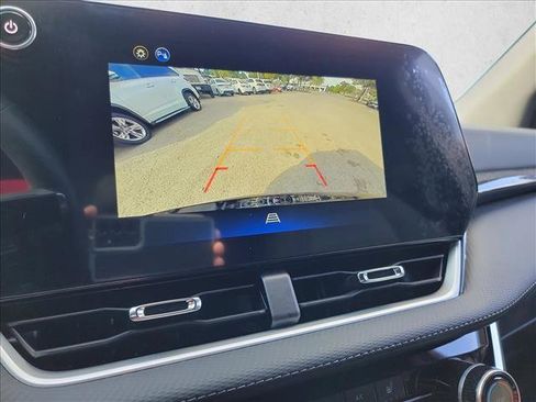 Used 2026 Chevrolet Equinox LT FWD image 18