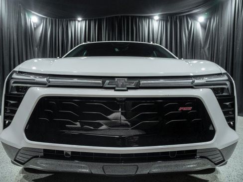 Used 2024 Chevrolet Blazer EV RS AWD/4WD image 2