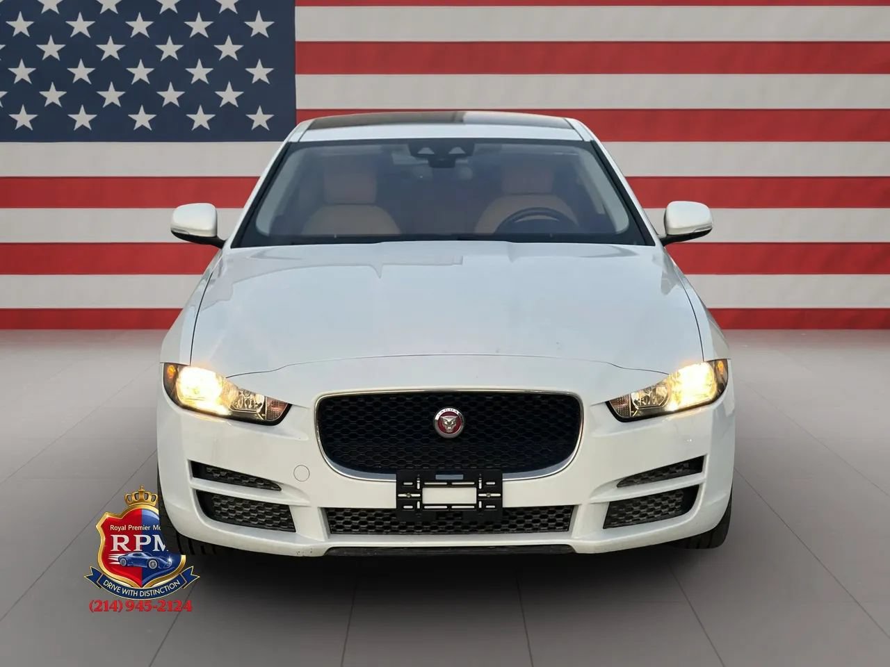 Used 2017 Jaguar XE RWD image 2