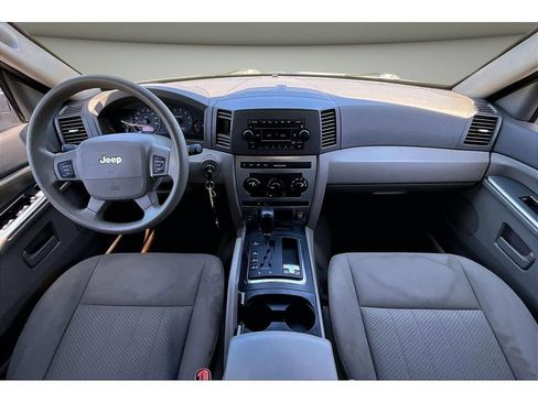 Used 2005 Jeep Grand Cherokee Laredo AWD/4WD image 10
