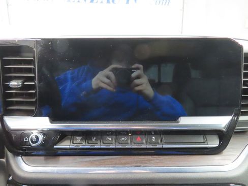 Used 2024 GMC Sierra 3500 SLT w/ SLT Premium Package image 51