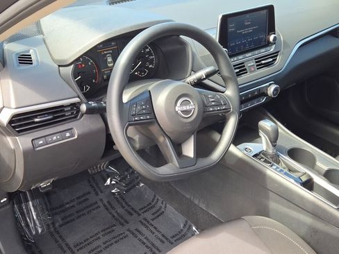 Used 2025 Nissan Altima 2.5 S FWD image 19