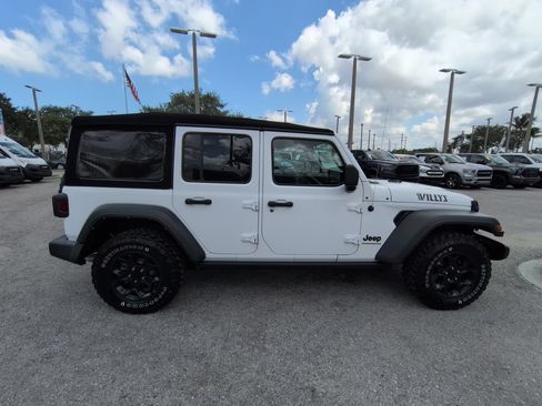 Used 2023 Jeep Wrangler Unlimited Sport AWD/4WD image 4