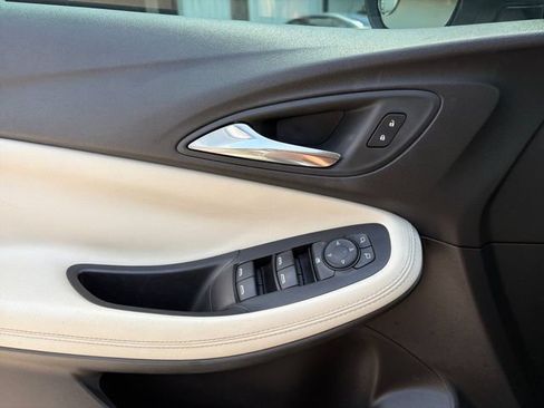 Used 2023 Buick Encore GX Preferred w/ Cold Weather Comfort Package FWD image 4