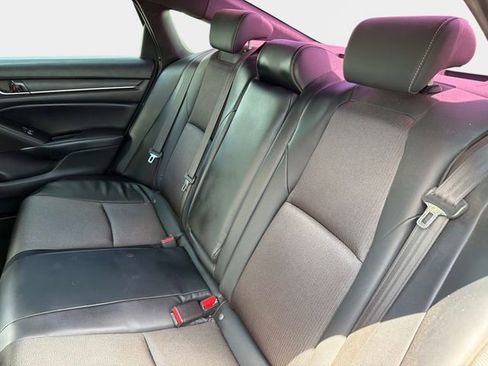 Used 2018 Honda Accord Sport image 12