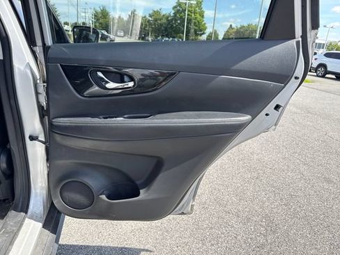 Used 2017 Nissan Rogue SL w/ SL Premium Package AWD/4WD image 13