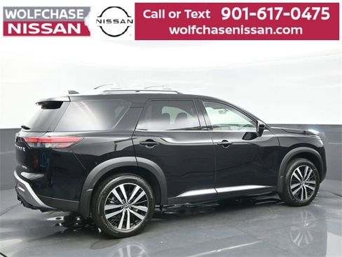 Used 2025 Nissan Pathfinder Platinum w/ Cargo Package image 6