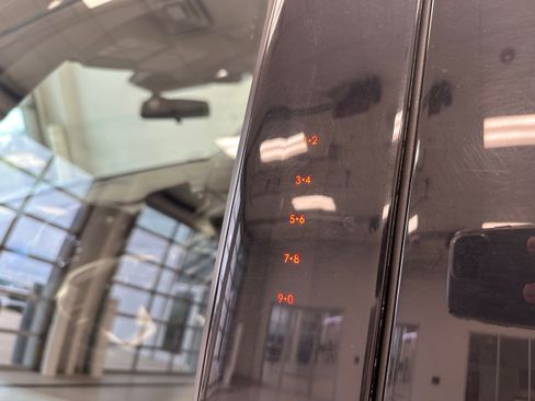 Used 2022 Ford Explorer XLT w/ Equipment Group 202A image 9