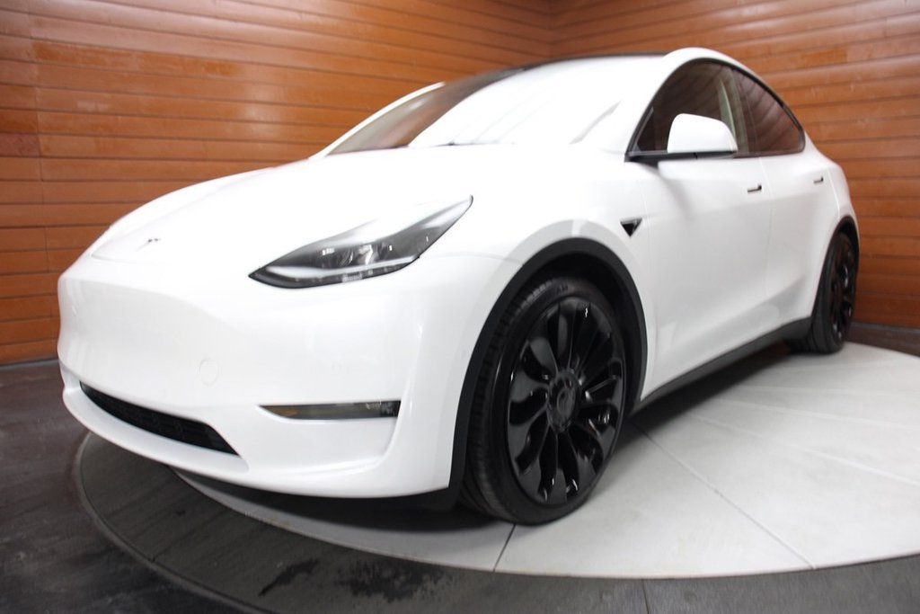 Used 2022 Tesla Model Y Performance AWD/4WD image 1