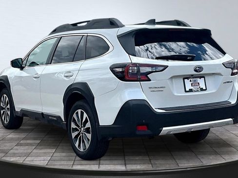 Certified 2025 Subaru Outback Limited w/ Tech Package 3 AWD/4WD image 4