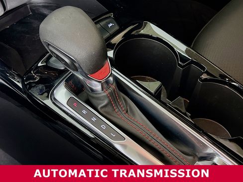 Used 2024 Chevrolet Trax RS w/ Sunroof Package image 11