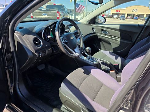 Used 2013 Chevrolet Cruze LT image 3