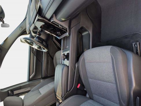 Used 2025 GMC Acadia Elevation image 19