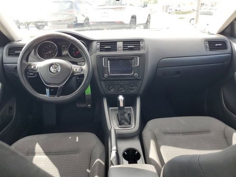 Used 2016 Volkswagen Jetta S image 12