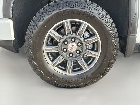 Used 2024 GMC Sierra 1500 AT4 w/ Technology Package image 31