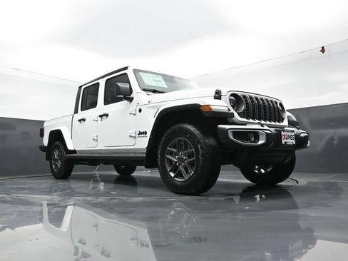 New 2026 Jeep Gladiator Sport AWD/4WD image 48