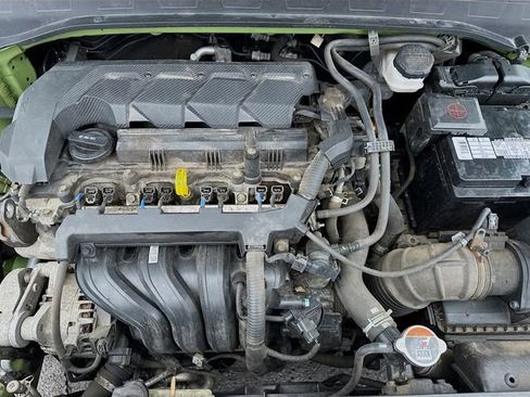 Used 2020 Hyundai Venue SEL image 27