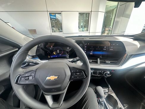 New 2026 Chevrolet Trax LT image 18