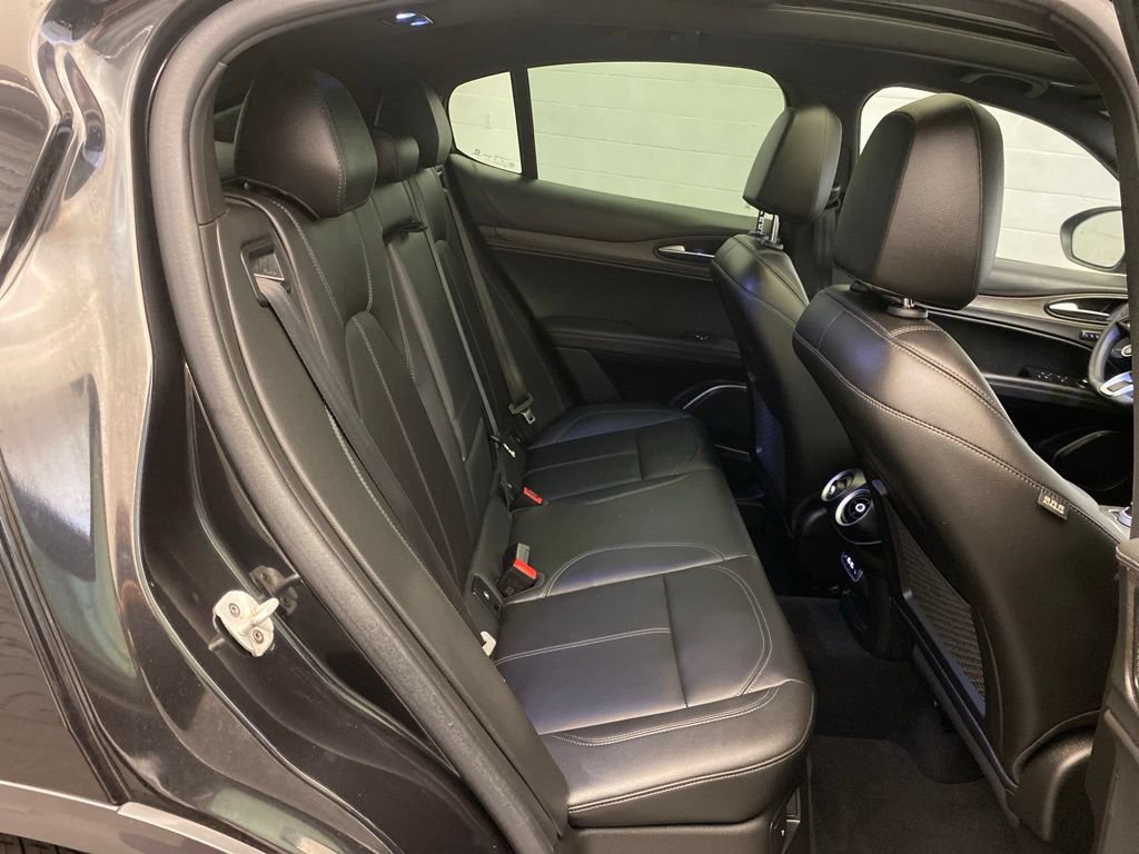 Used 2022 Alfa Romeo Stelvio Ti AWD/4WD image 26