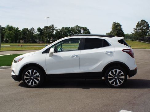 Used 2022 Buick Encore Preferred w/ Safety Package FWD image 12