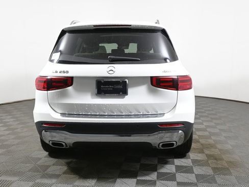 Used 2026 Mercedes-Benz GLB 250 4MATIC image 6