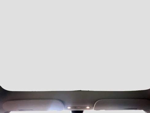 Used 2020 Tesla Model Y Long Range image 16