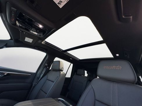 New 2026 Chevrolet Tahoe High Country w/ Sun And Tow Package AWD/4WD image 18