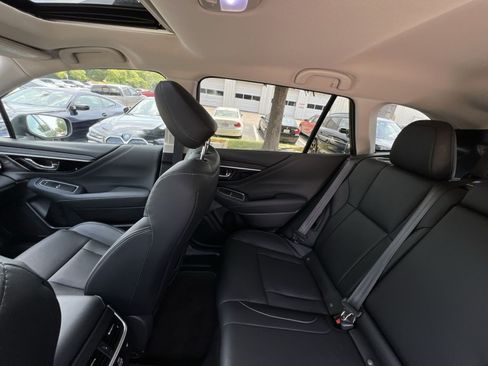 Used 2024 Subaru Outback Touring XT AWD/4WD image 3