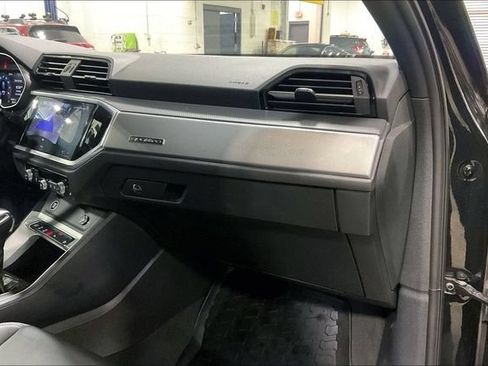 Used 2023 Audi Q3 2.0T Premium AWD/4WD image 16