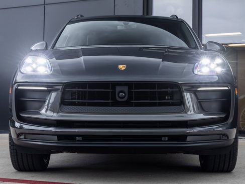 New 2026 Porsche Macan Turbo image 8