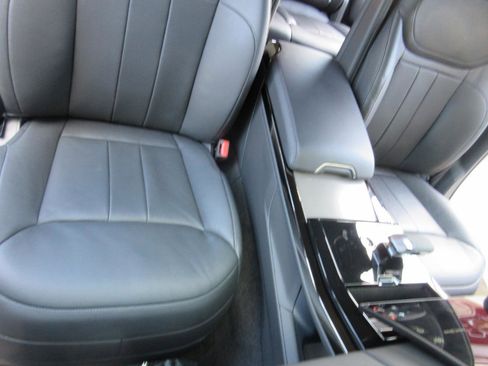 Used 2024 Land Rover Range Rover Sport SE AWD/4WD image 30