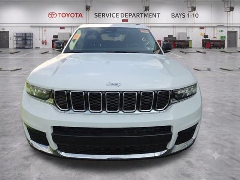 Used 2023 Jeep Grand Cherokee L Limited AWD/4WD image 3