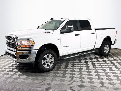 Used 2024 RAM 2500 Big Horn w/ Off Road Package AWD/4WD image 4