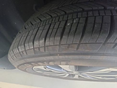 Used 2024 Toyota Corolla Cross XLE w/ Convenience Package image 13