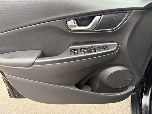 Used 2023 Hyundai Kona Limited image 22