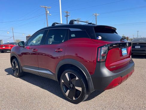 Certified 2025 Nissan Kicks SR FWD image 5
