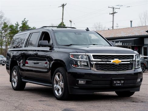Used 2017 Chevrolet Suburban LT AWD/4WD image 3