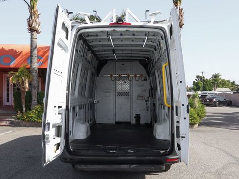 Used 2021 Mercedes-Benz Sprinter 2500 w/ Driver Convenience Package image 8