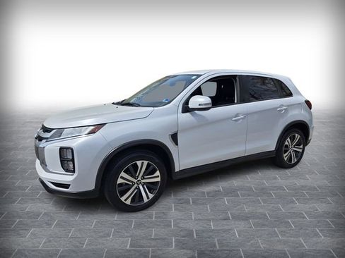 Used 2025 Mitsubishi Outlander Sport AWD image 3