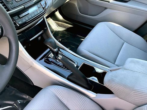 Used 2016 Honda Accord LX image 16