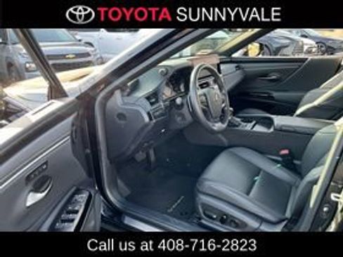 Used 2024 Lexus ES 300h w/ Premium Package image 4