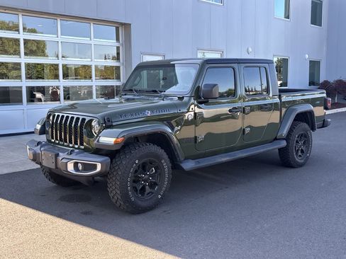 Used 2022 Jeep Gladiator Sport AWD/4WD image 1