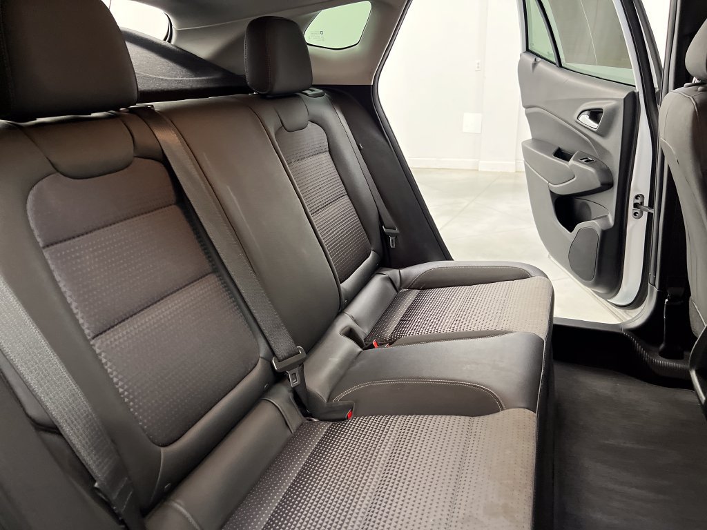 Used 2025 Chevrolet Trax LT FWD image 21