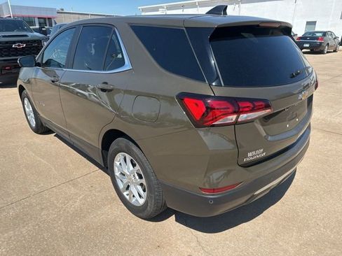 Used 2024 Chevrolet Equinox LT FWD image 3