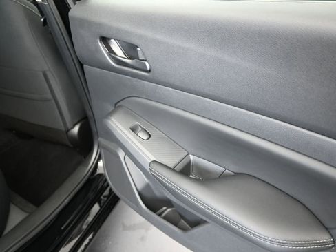 Used 2025 Nissan Altima 2.5 SV FWD image 21