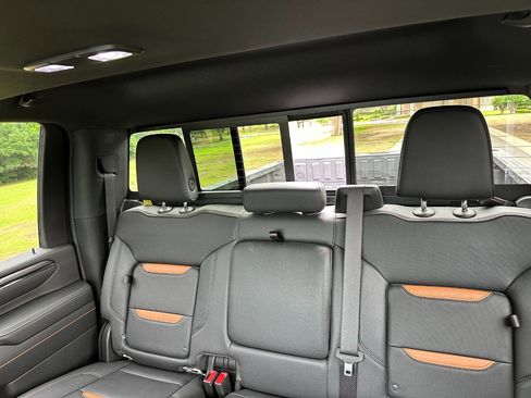 Used 2024 GMC Sierra 2500 AT4 w/ AT4 Premium Plus Package AWD/4WD image 18