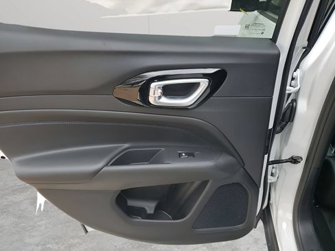 New 2026 Jeep Compass Latitude AWD/4WD image 20