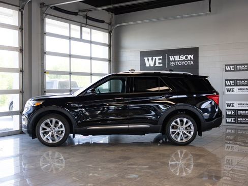 Used 2022 Ford Explorer Platinum w/ Equipment Group 601A AWD/4WD image 1
