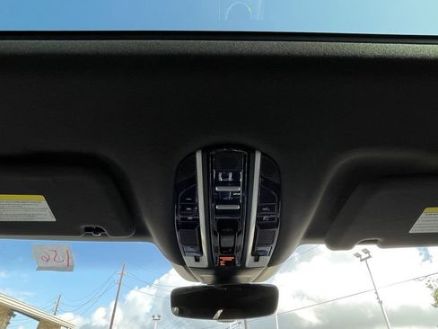 Used 2018 Porsche Panamera image 30